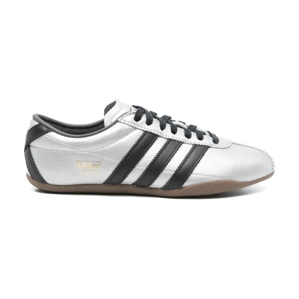 10226033164567-0 נעלי Adidas Tokyo silver black