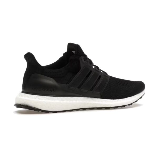 נעלי Adidas Ultra Boost Black White - דגם 1