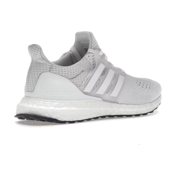 נעלי Adidas Ultra Boost Light Grey