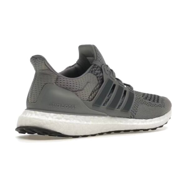נעלי Adidas Ultra Boost Dark Grey